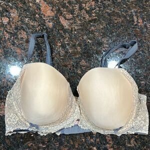 Victoria’s Secret 36DD Bra